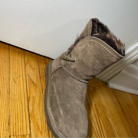 UGG Brown Boots size US 6 - Picture 9 of 13